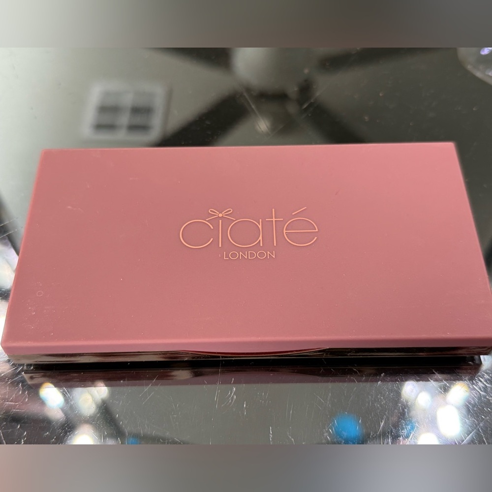 ✨ Ciaté London The Velvet Eyeshadow Palette – Warm Neutrals & Shimmers ✨